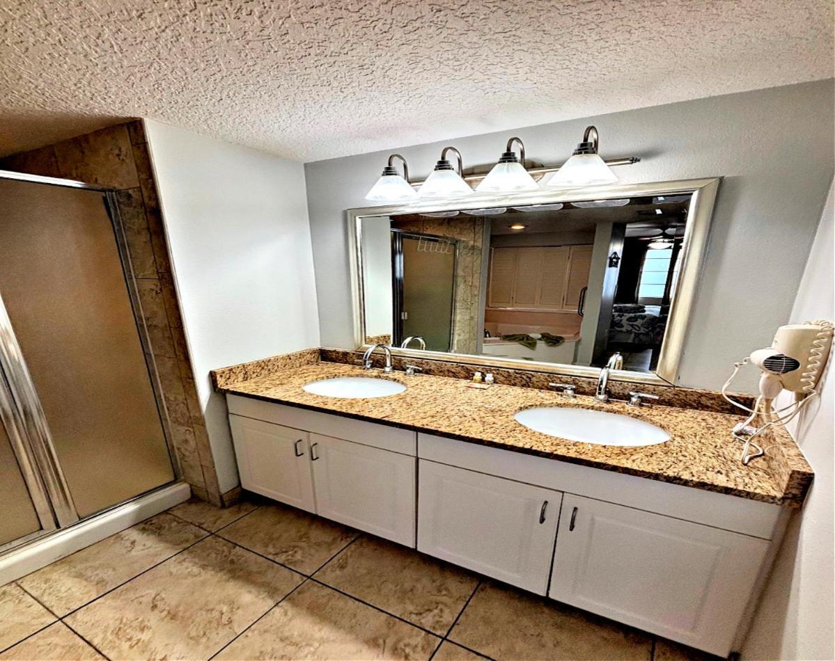 2 Bedroom Direct Oceanfront Wyndham Ocean Walk Daytona Beach 2226-0 Exterior photo